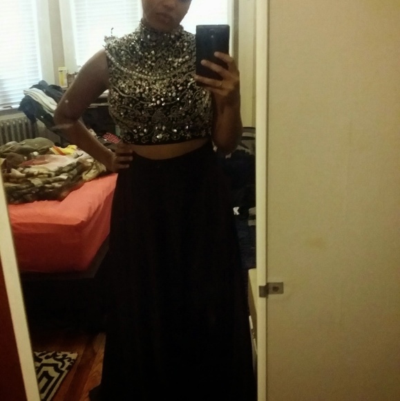 Formal 2 piece - Picture 4 of 4